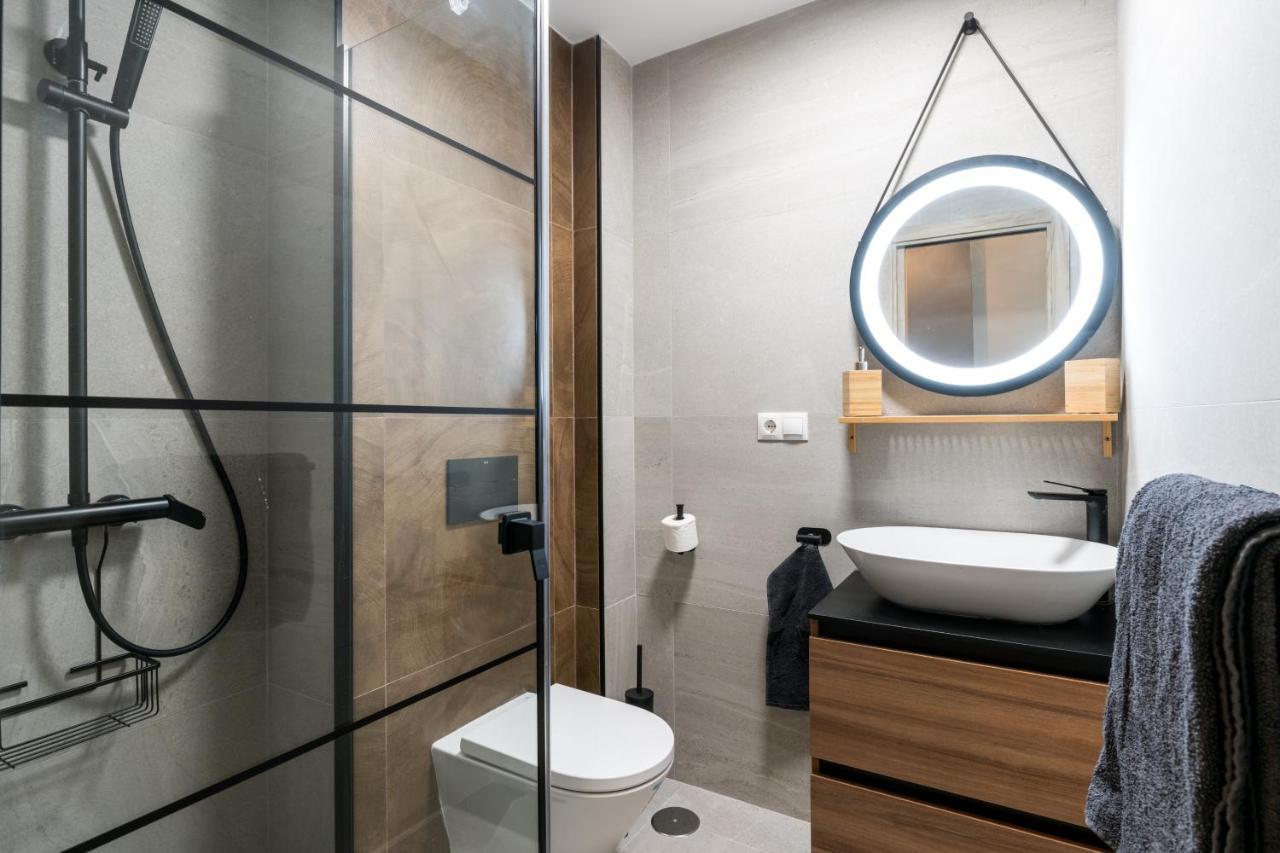 Triana Apartments Deluxe Севилья Экстерьер фото