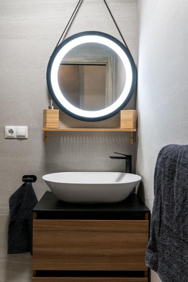 Triana Apartments Deluxe Севилья Экстерьер фото